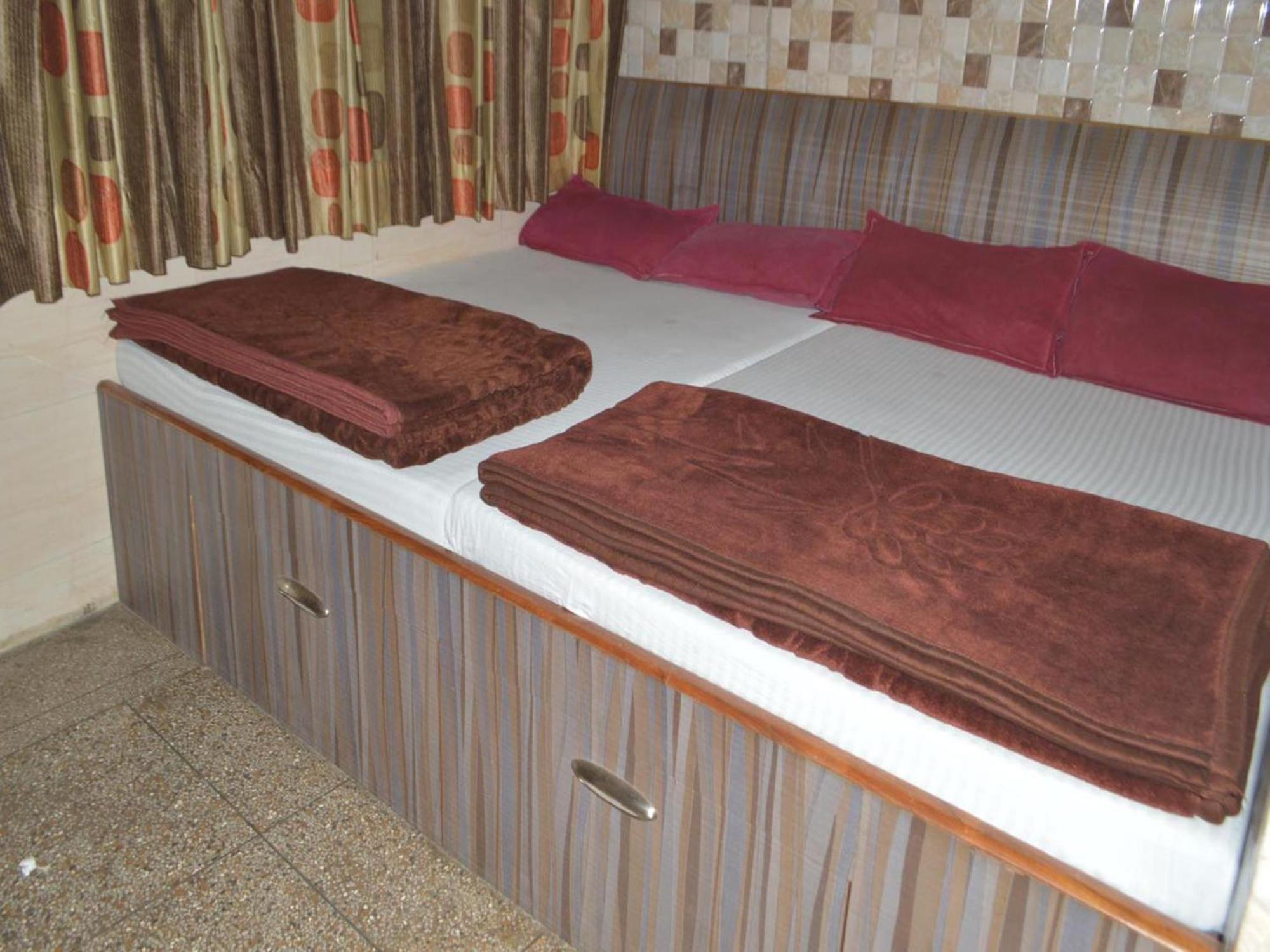 Ajanta Hotel 100 Mtrs Railway Station & 400 Mtrs Dargah Аджмер Екстериор снимка